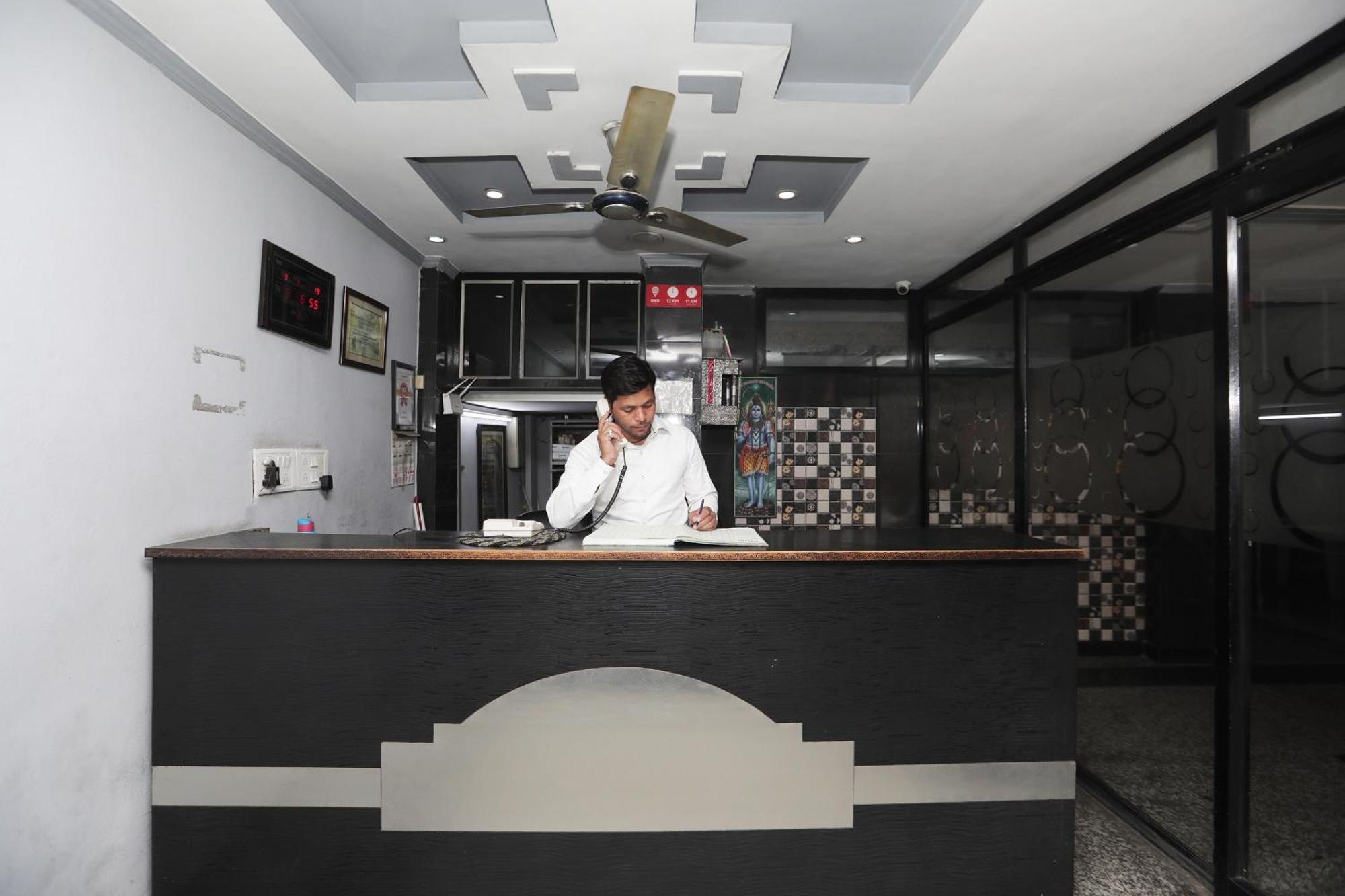 Super Hotel O Athithi Ghaziabad Bagian luar foto