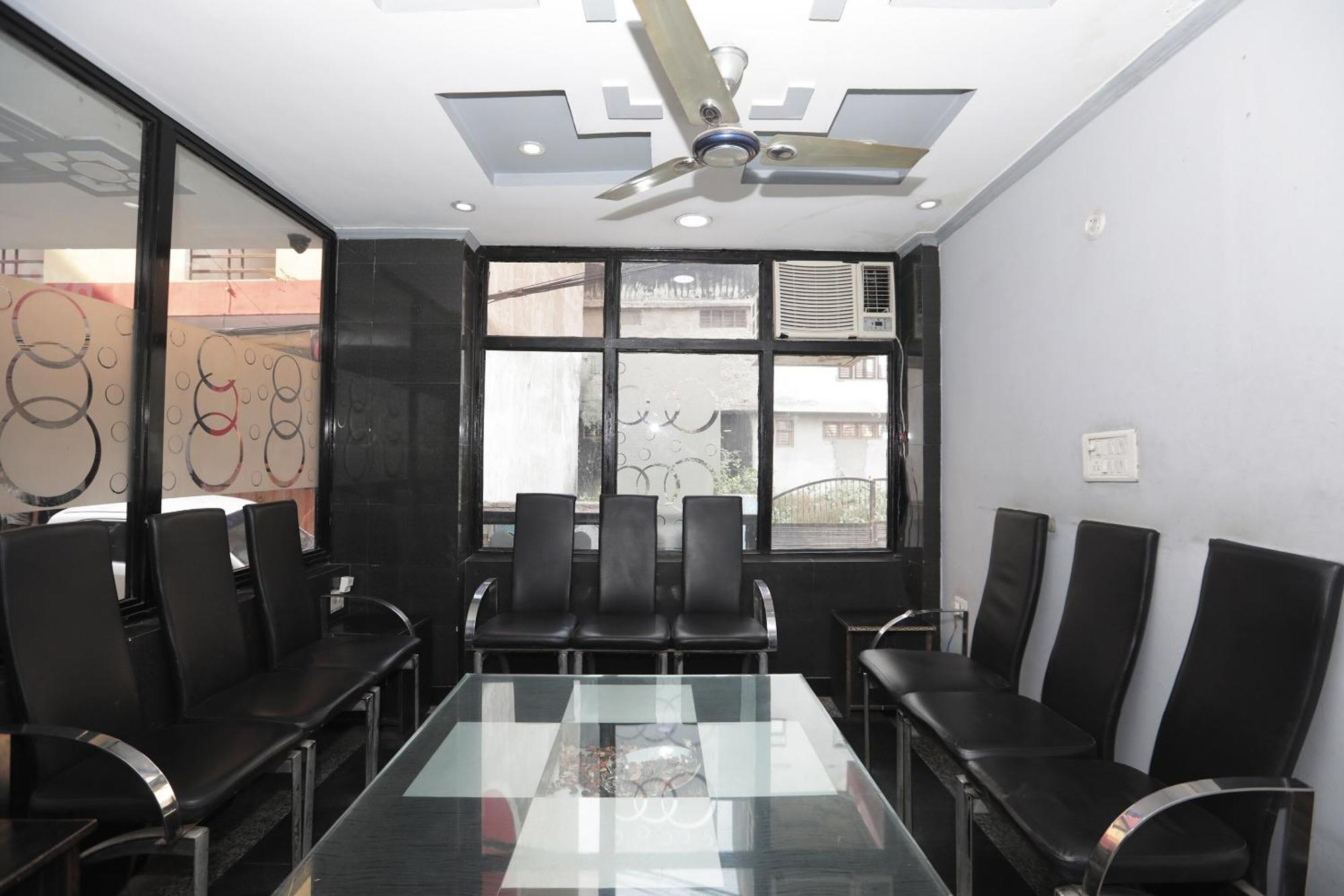 Super Hotel O Athithi Ghaziabad Bagian luar foto