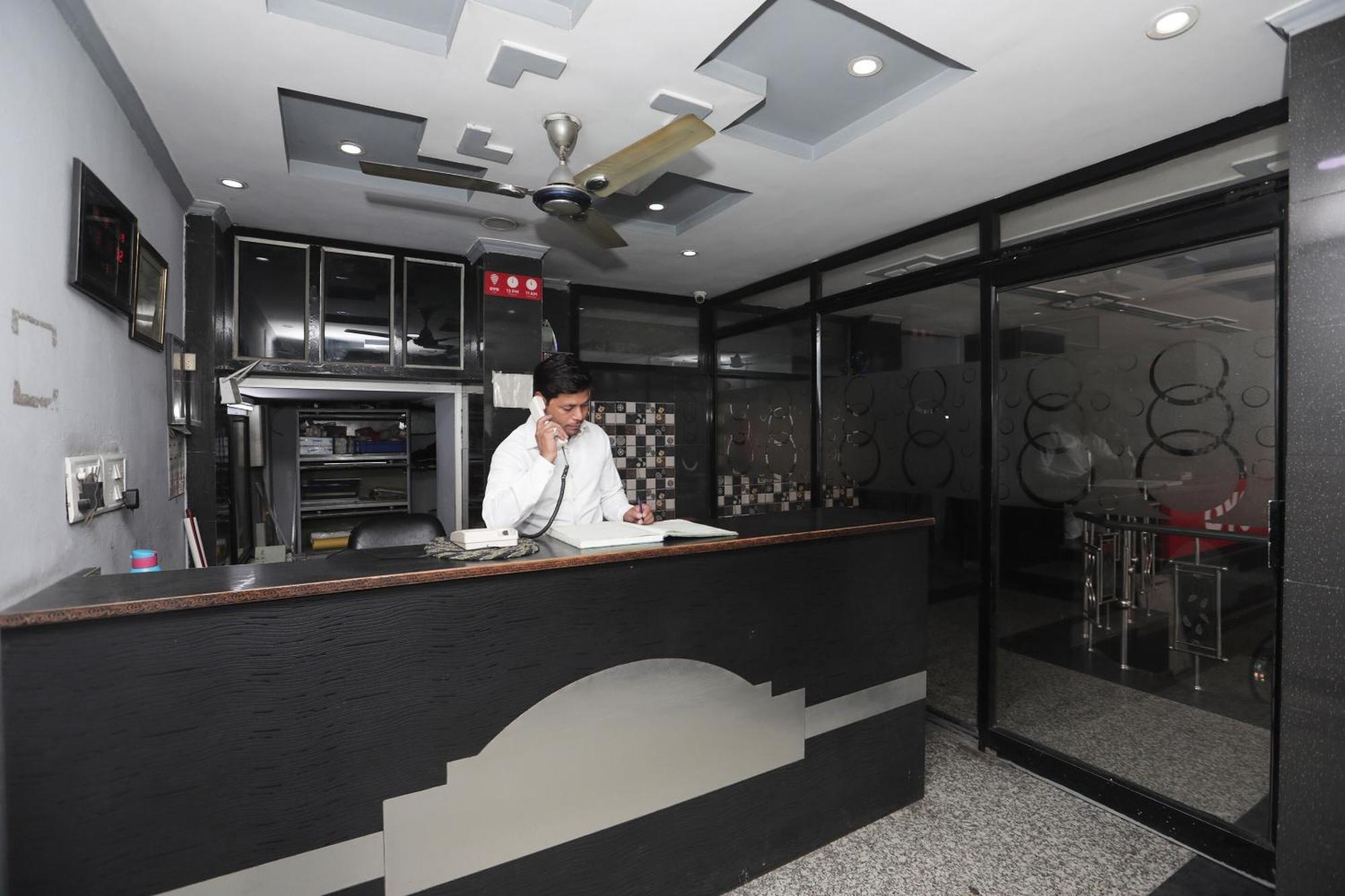 Super Hotel O Athithi Ghaziabad Bagian luar foto