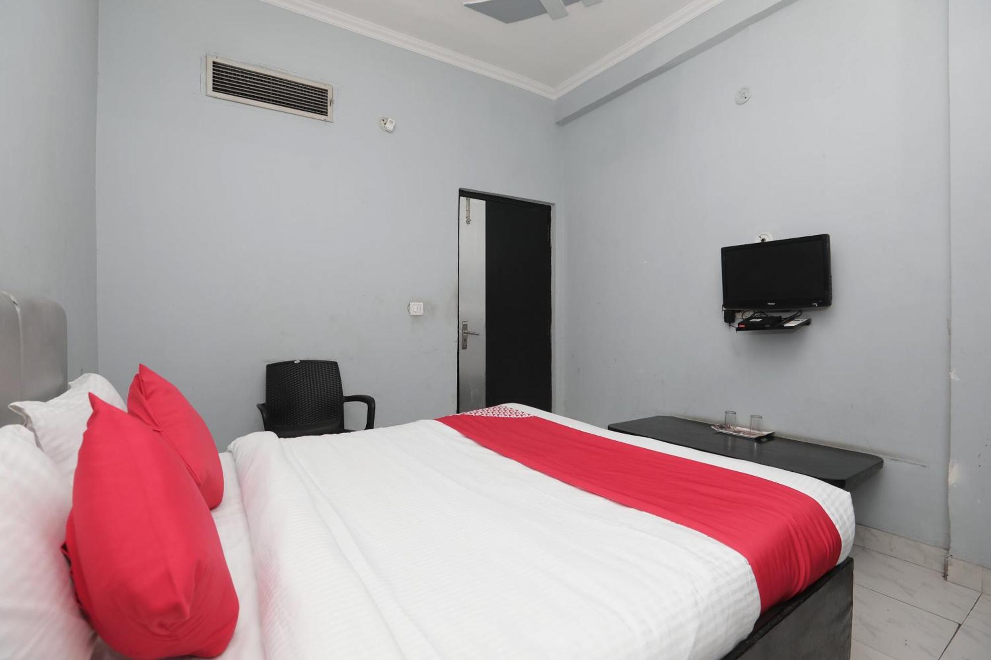 Super Hotel O Athithi Ghaziabad Bagian luar foto