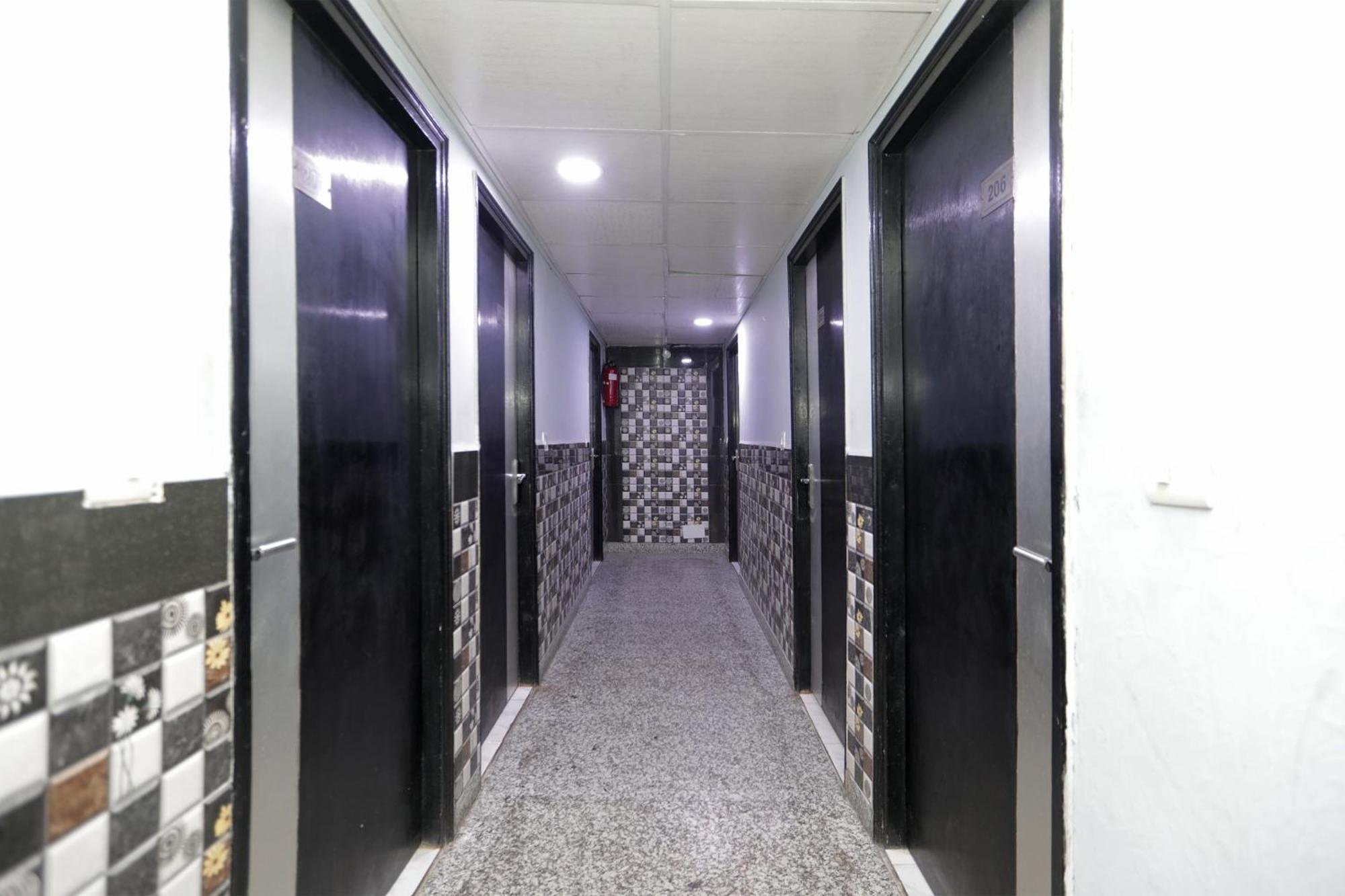 Super Hotel O Athithi Ghaziabad Bagian luar foto